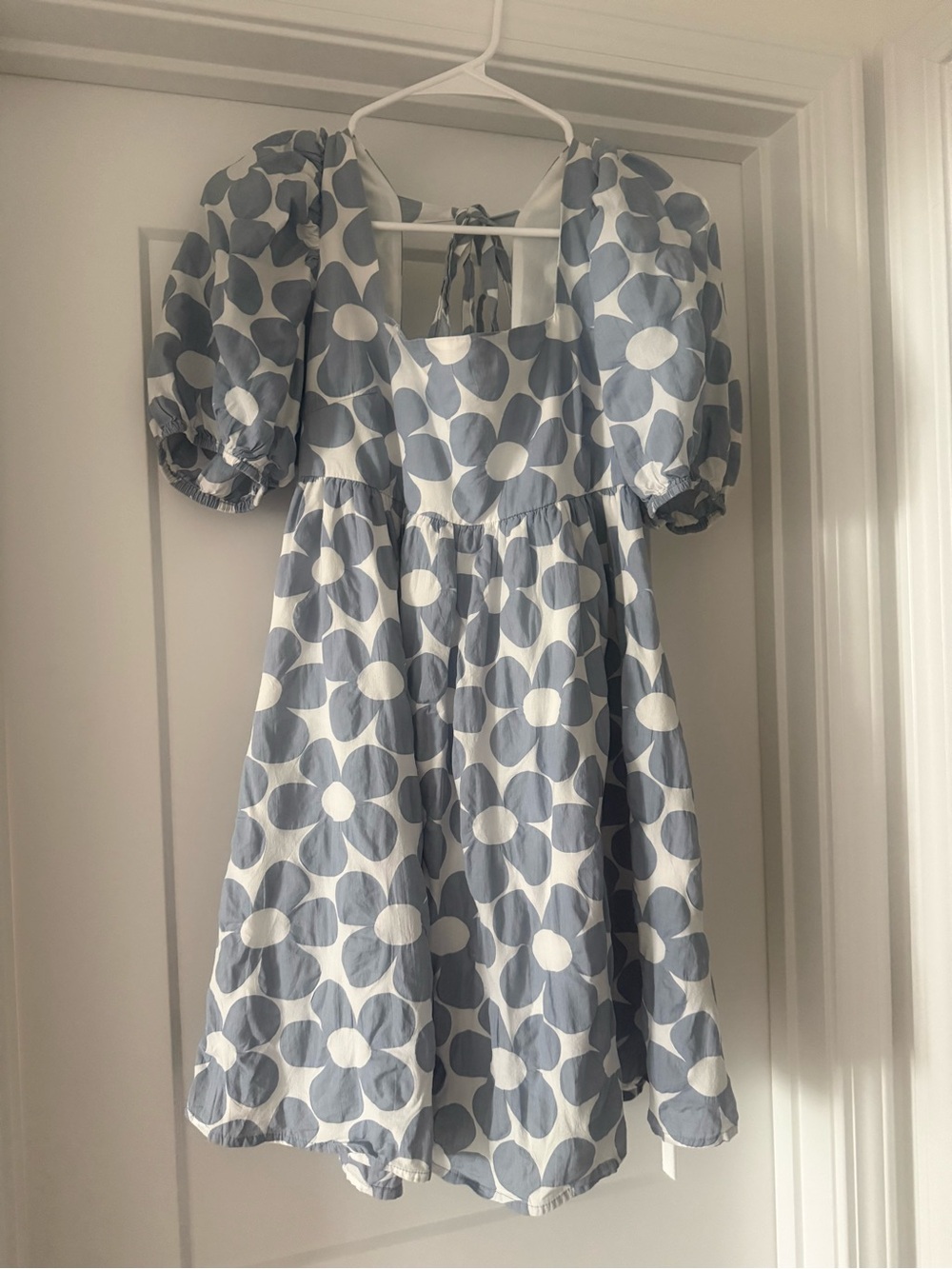 Blue and White Floral Puff-Sleeve Dress